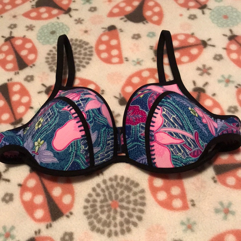 Victoria’s Secret Bikini Top